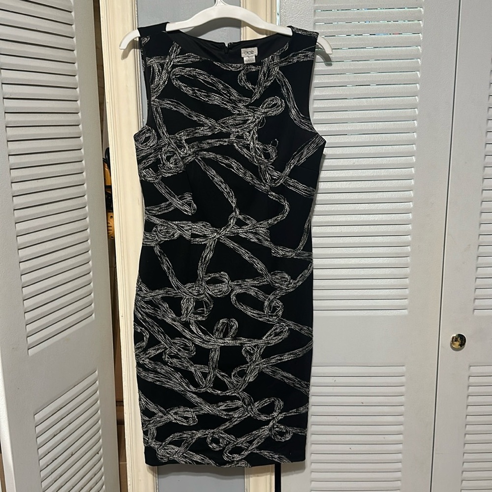 Black Sheath Dress Cache Size 6